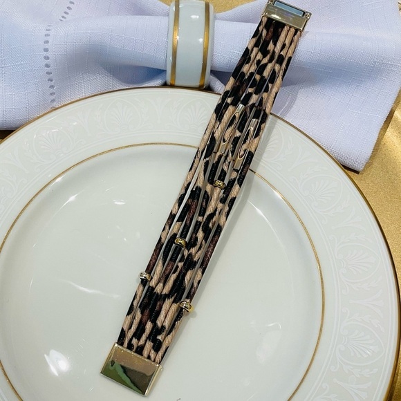 Faux Leather Layered Leopard Print Bracelet - Picture 7 of 8